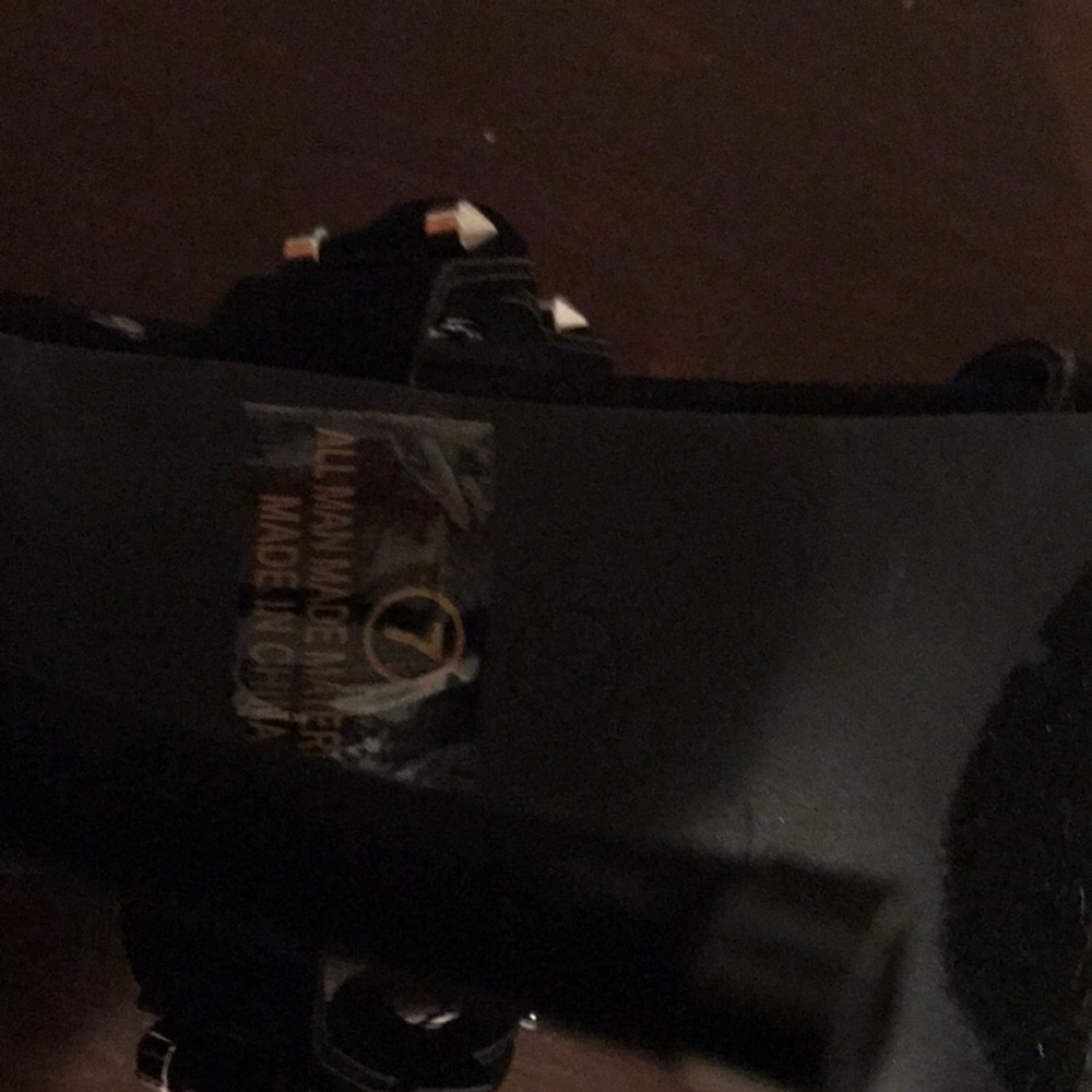 Heels - Picture 3 of 3